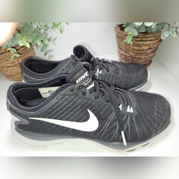 Supreme TR4 Running Shoes Womens Size 6.5 Black Trainers - Picture 2 of 7